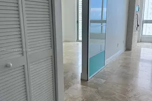 300 S Biscayne Blvd, Miami, FL 33131 - Photo 21