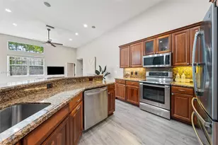 2587 Jardin Ct, Weston, FL 33327 - Photo 7