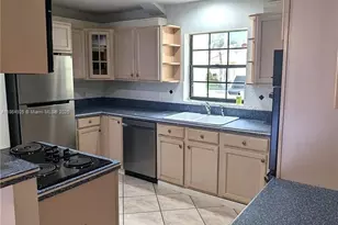 11572 NW 2nd St, Plantation, FL 33325 - Photo 3