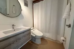 3200 Collins Ave, Miami Beach, FL 33140 - Photo 17