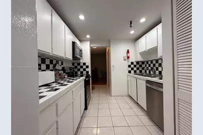 3200 Collins Ave #7-4, Miami Beach, FL 33140 - Photo 19