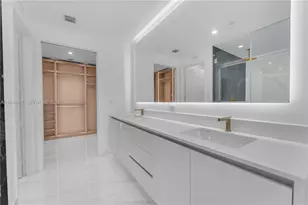 700 NE 24th St, Miami, FL 33137 - Photo 9