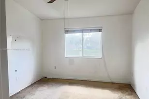 3390 NE 9th St, Homestead, FL 33033 - Photo 9