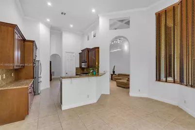 3617 Royalle Ter, Wellington, FL 33449 - Photo 9