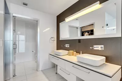 2020 N Bayshore Dr #1006, Miami, FL 33137 - Photo 13