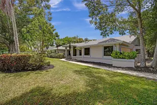 15365 Meadow Wood Dr, Wellington, FL 33414 - Photo 5