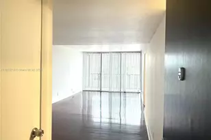 20335 W Country Club Dr, Aventura, FL 33180 - Photo 9