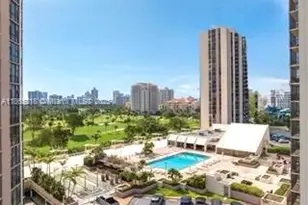 20335 W Country Club Dr, Aventura, FL 33180 - Photo 3