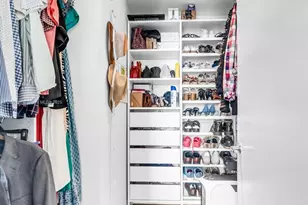 1060 Brickell Ave, Miami, FL 33131 - Photo 9