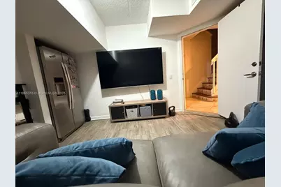 233 E Forest Oak Cir, Davie, FL 33325 - Photo 7