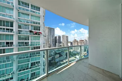 31 SE 5th St #3421, Miami, FL 33131 - Photo 3