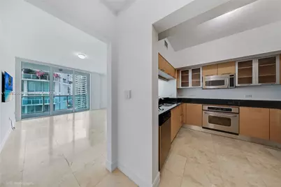 31 SE 5th St #3421, Miami, FL 33131 - Photo 7