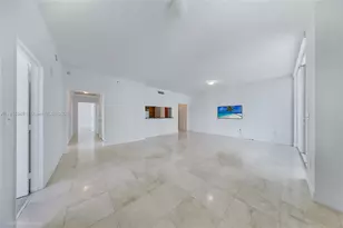 31 SE 5th St, Miami, FL 33131 - Photo 5