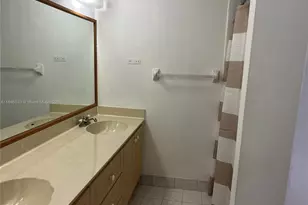 6640 W 24th Ct, Hialeah, FL 33016 - Photo 17