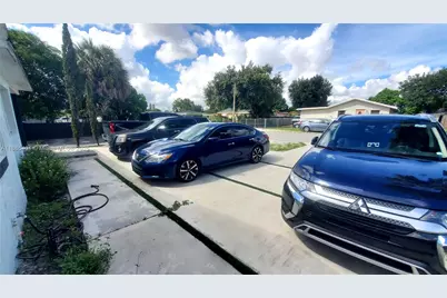 10529 NW 35th Ave, Miami, FL 33147 - Photo 37