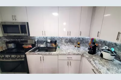 10529 NW 35th Ave, Miami, FL 33147 - Photo 9