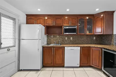 3030 Marcos Dr #T203, Aventura, FL 33160 - Photo 5