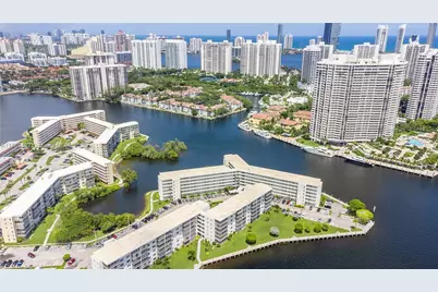 3030 Marcos Dr #T203, Aventura, FL 33160 - Photo 41