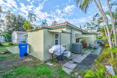 1440 NE 183rd St, North Miami Beach, FL 33179 - Photo 25