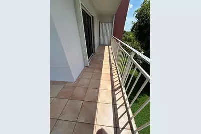 8401 NW 8th St #301, Miami, FL 33126 - Photo 25