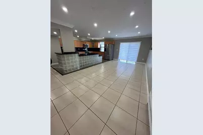 8401 NW 8th St #301, Miami, FL 33126 - Photo 5