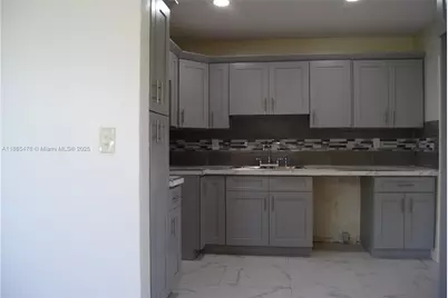 3020 NW 71st St, Miami, FL 33147 - Photo 15