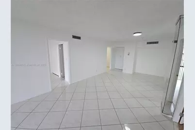 20500 W Country Club Dr #614, Aventura, FL 33180 - Photo 3