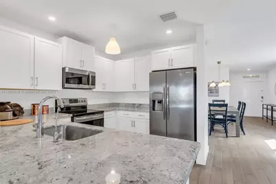 624 NE 5th Way, Florida City, FL 33034 - Photo 17