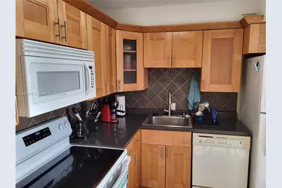 3475 N Country Club Dr #817, Aventura, FL 33180 - Photo 13