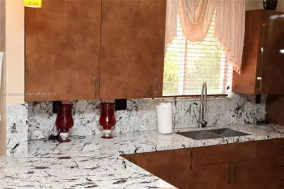 20521 NW 7th Ct, Miami Gardens, FL 33169 - Photo 7