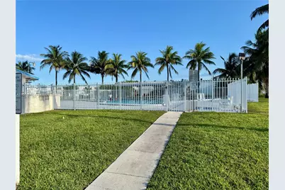 52 NE 204th St #32, Miami Gardens, FL 33179 - Photo 9