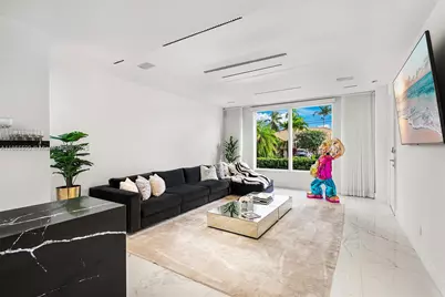 3251 NE 164th St, North Miami Beach, FL 33160 - Photo 23