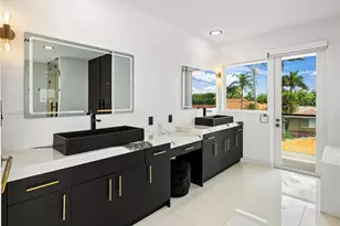 3251 NE 164th St, North Miami Beach, FL 33160 - Photo 31