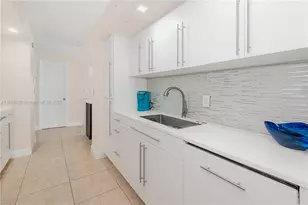 6917 Collins Ave, Miami Beach, FL 33141 - Photo 11