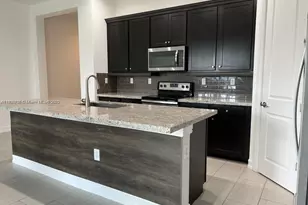 11539 SW 13th Dr, Pembroke Pines, FL 33025 - Photo 1