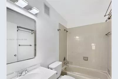 8515 NW 3rd Ln #1109, Miami, FL 33126 - Photo 9