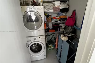 1100 Biscayne Blvd, Miami, FL 33132 - Photo 15