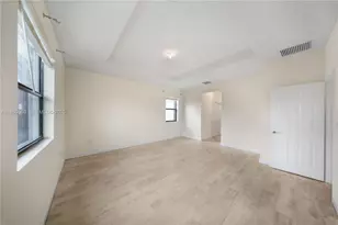 10521 W 35th Way, Hialeah, FL 33018 - Photo 17