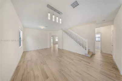 10521 W 35th Way, Hialeah, FL 33018 - Photo 7