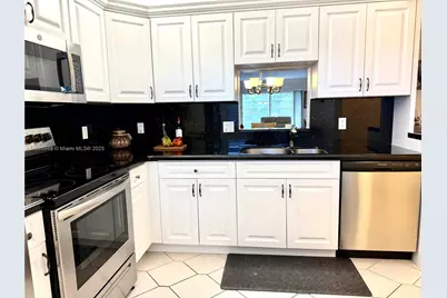 2405 Antigua Cir #M4, Coconut Creek, FL 33066 - Photo 9