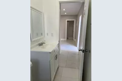 922 NW 2nd St #4, Miami, FL 33128 - Photo 15