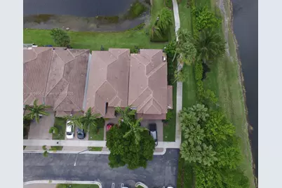 11662 NW 69th Ter, Doral, FL 33178 - Photo 5