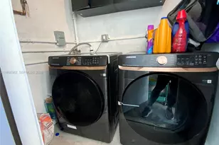 1365 NW 130th St, North Miami, FL 33167 - Photo 17