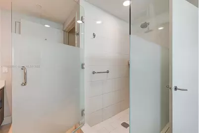460 NE 28th St #704, Miami, FL 33137 - Photo 35