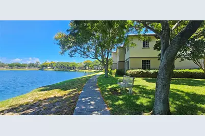 2014 Marsh Harbor Dr, Riviera Beach, FL 33404 - Photo 9