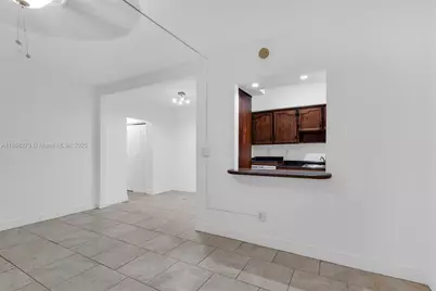 7424 Byron Ave #2B, Miami Beach, FL 33141 - Photo 5