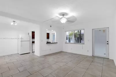7424 Byron Ave #2B, Miami Beach, FL 33141 - Photo 3