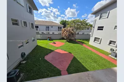 120 Royal Palm Rd #209, Hialeah Gardens, FL 33016 - Photo 31