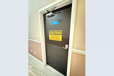 2950 Griffin Rd, Dania Beach, FL 33312 - Photo 23