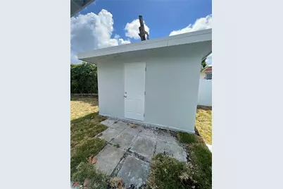 783 NW 98th St, Miami, FL 33150 - Photo 23